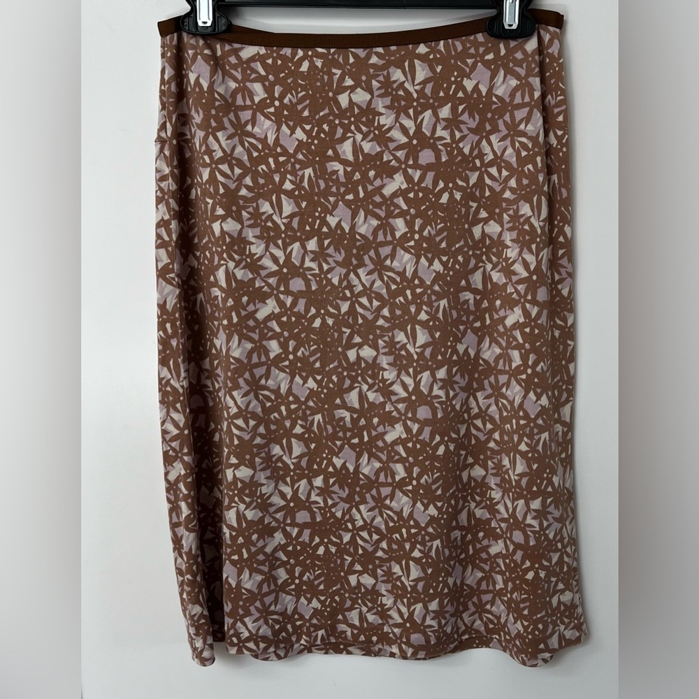 Diane Von Furstenburg 100 % silk skirt size 6